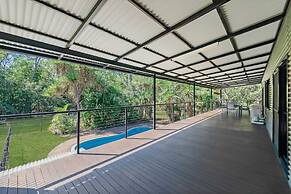 Zen Pandanus Point Pool - Backyard - Balcony