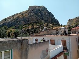 Dias Hotel