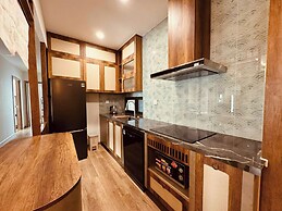 Sakura Homestay - Landmark Ecopark