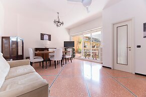 Pesto Home Holiday