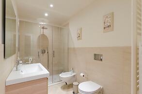 Bright 2BR flat in Rapallo Centre