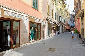 Bright 2BR flat in Rapallo Centre