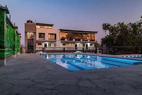 Wonderland Destinations Resort