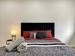 Vibrant City Retreat