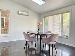 Vibrant City Retreat
