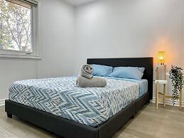 Vibrant City Retreat