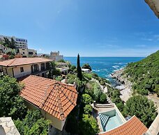 AZURA BAY HOTEL