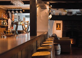 Hawk and Buckle Inn