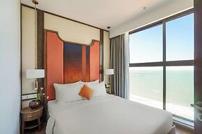 Golden Sands Bayfront Mũi Né