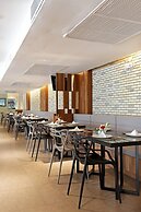 S Ratchada Leisure Hotel