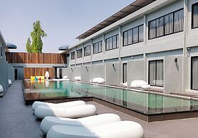 S Ratchada Leisure Hotel