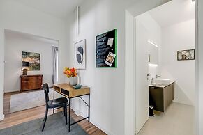 Elegant Apartment