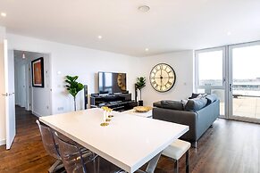 Stunning Brentford Penthouse