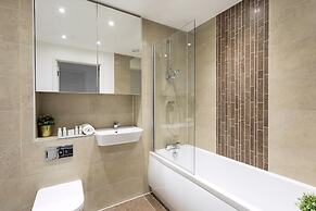 Stunning Brentford Penthouse