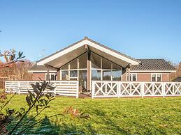 10 Person Holiday Home in Hemmet