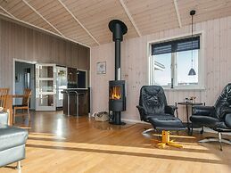 10 Person Holiday Home in Hemmet