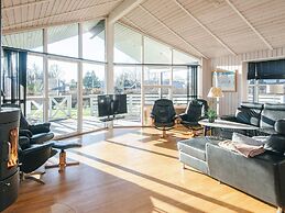 10 Person Holiday Home in Hemmet