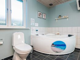 10 Person Holiday Home in Hemmet