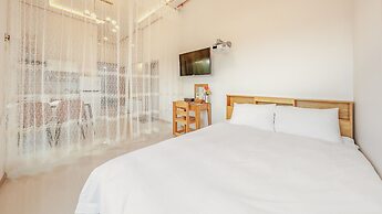 Gapyeong Ribbon Spa Pool Villa