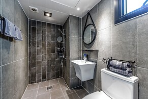 Yeosu Lastella Spa Pet-friendly Pension