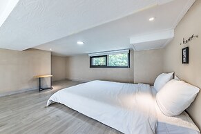 Yeosu Lastella Spa Pet-friendly Pension