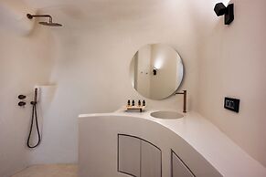 Calissa Suites by Ananda