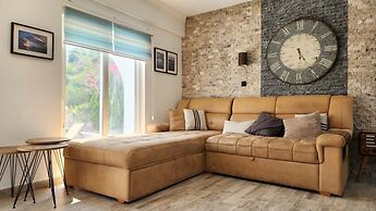 Beautiful Villa Within Easy Distance to Attraction