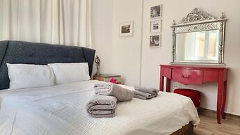 Beautiful Villa Within Easy Distance to Attraction