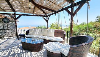 Beautiful Villa Within Easy Distance to Attraction