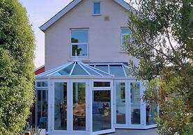 Charming Villa in Ryde - Child Friendly