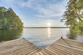 Peaceful Lakefront Maine Cabin w/ Sunset Views