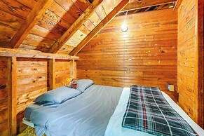 Peaceful Lakefront Maine Cabin w/ Sunset Views