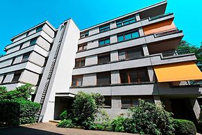 One & Only Lake View Apartment