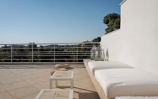 Vouliagmeni Exclusive Residence