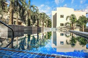 Calma Holiday Villas
