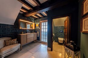 Hall O'coole