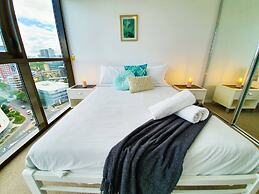 2BR Food Drink Hub Pool Balcony Gym Rooftop