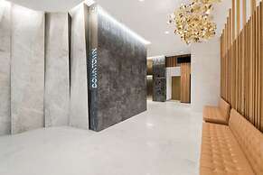 2BR Luxury Skytower Views CBD Pool Gym Netflix