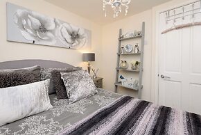 Dolls Cottage
