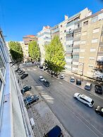 Light Spacious Almada Apartment