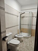 Light Spacious Almada Apartment