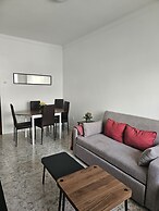 Light Spacious Almada Apartment