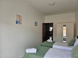 Light Spacious Almada Apartment