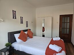 Light Spacious Almada Apartment