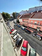 Light Spacious Almada Apartment