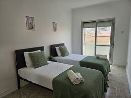 Light Spacious Almada Apartment