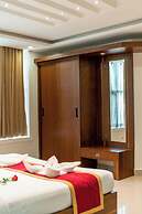 Royal Plaza Glitz Inn