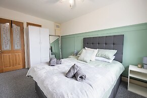 Relaxing 4BR Near City Centre