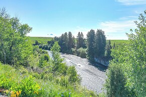Fall River Cabin Retreat: On-site Fly Fishing!