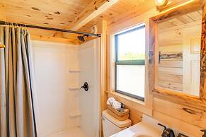 Fall River Cabin Retreat: On-site Fly Fishing!